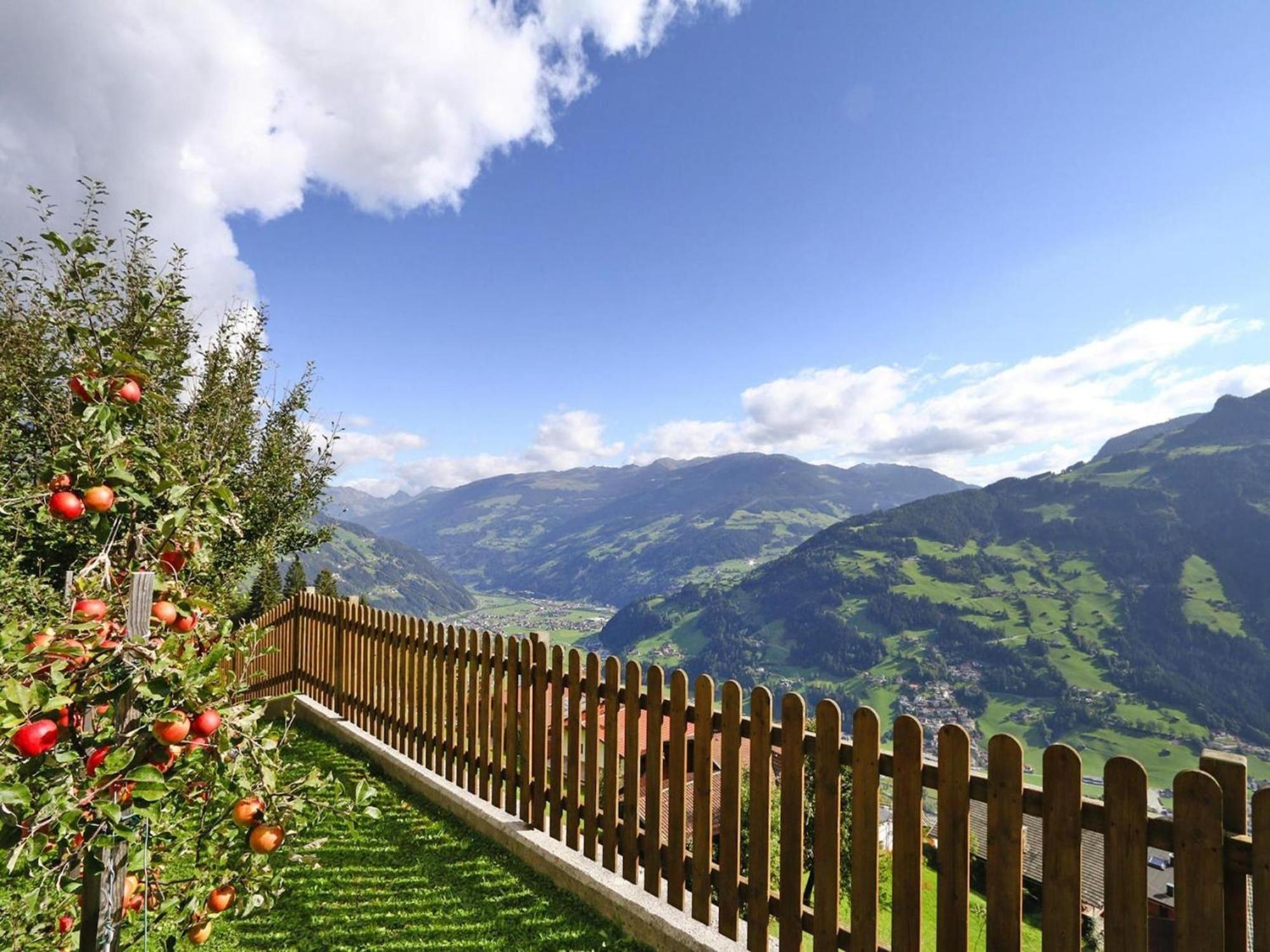 Apartment In Hippach Im Zillertal In The Mountains Muhlen  Екстериор снимка