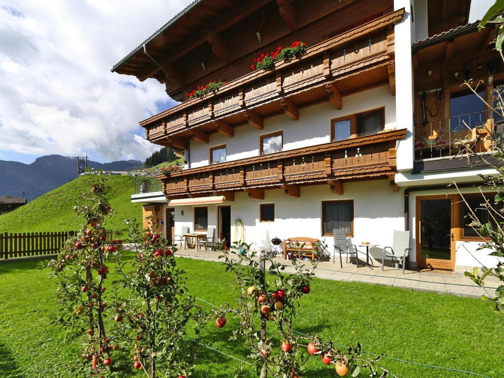 Apartment In Hippach Im Zillertal In The Mountains Muhlen  Екстериор снимка