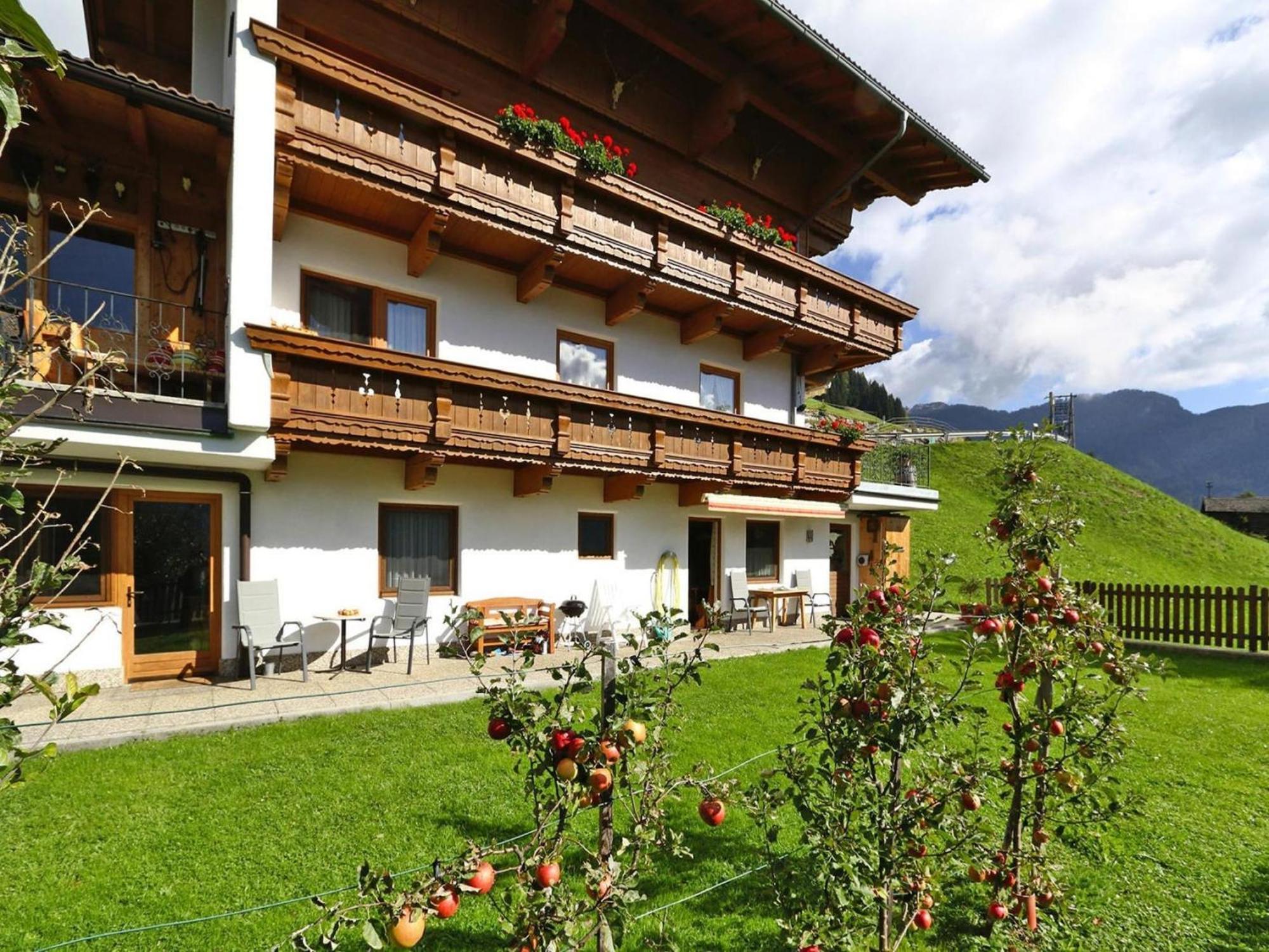 Apartment In Hippach Im Zillertal In The Mountains Muhlen  Екстериор снимка